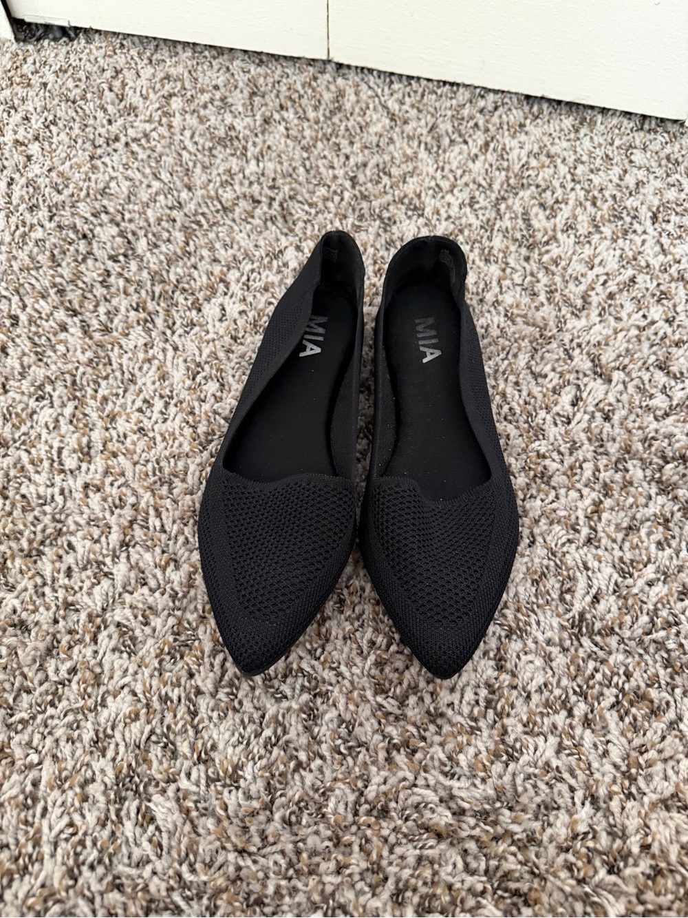 MIA Women's Black Pointed Knit Ballet Flats